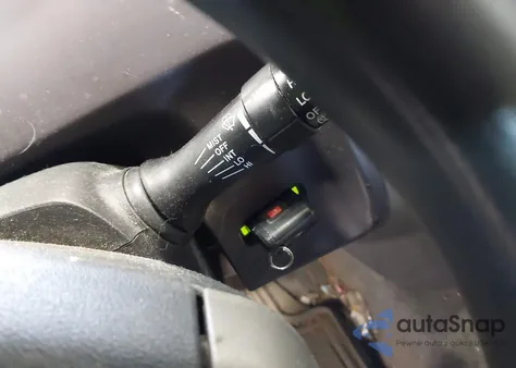 2005 Toyota Prius z USA, uszkodzony, nr VIN JTDKB20U257033761